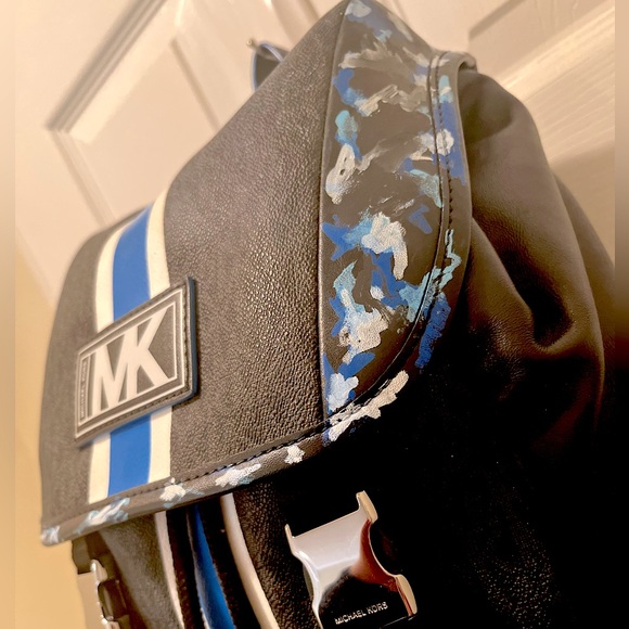 NWT AUTH Michael Kors Limited Edition certified Blue & Gray Icy Frozen Collab - Picture 5 of 8